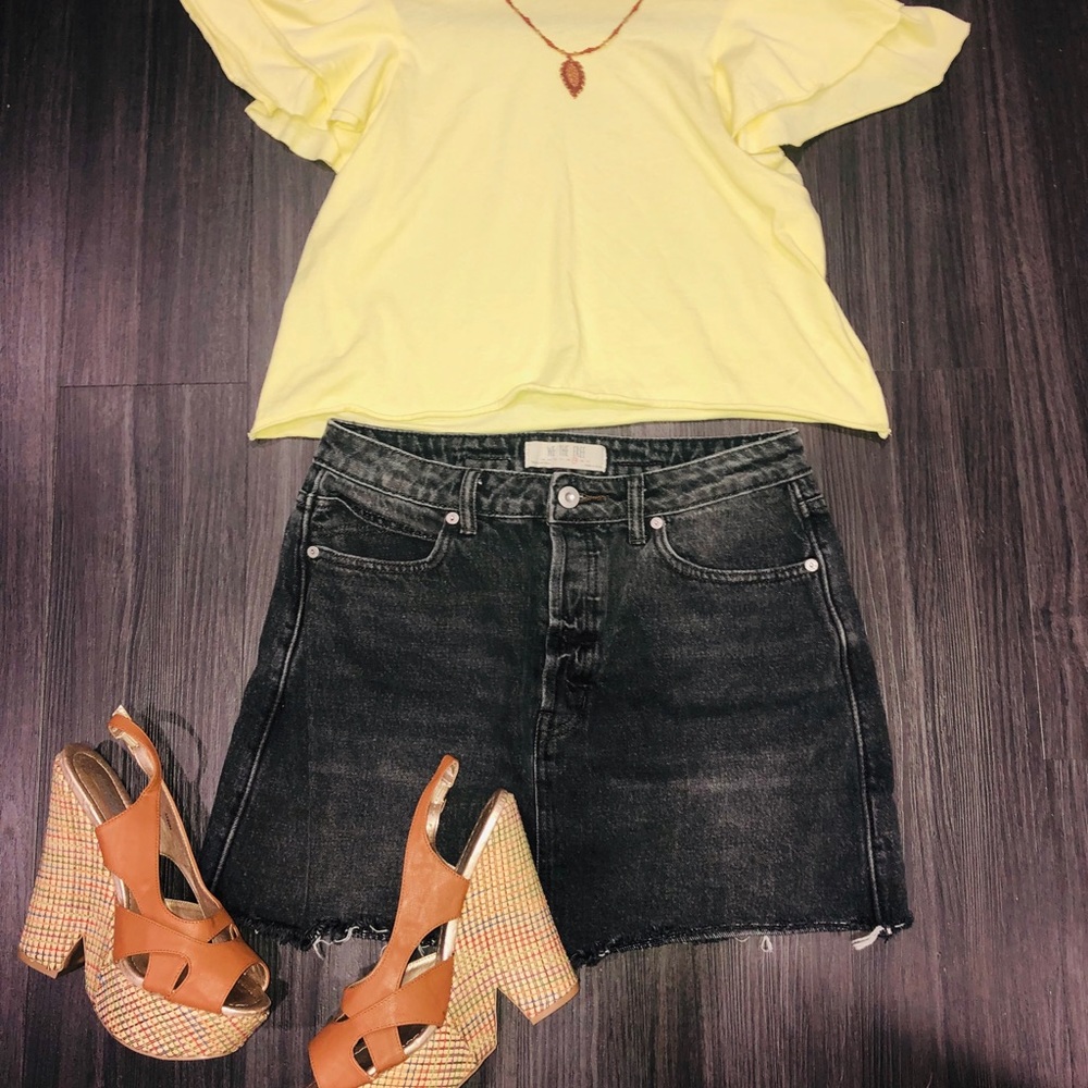 Kimchi Blue ruffle crop top from  Urban Outfitter - Picture 3 of 8